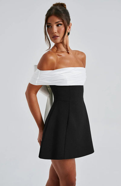 Noir Bloom | Robe Mini Élégante