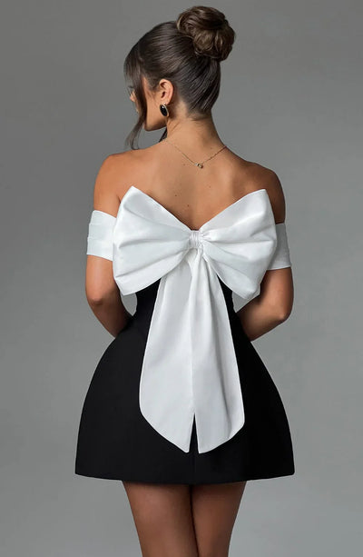 Noir Bloom | Robe Mini Élégante